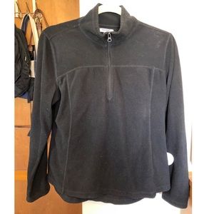 Old Navy Form fitting black Fleece Q-zip size M